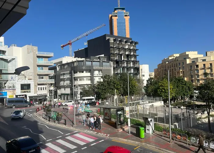 Central Apartment In St Julians